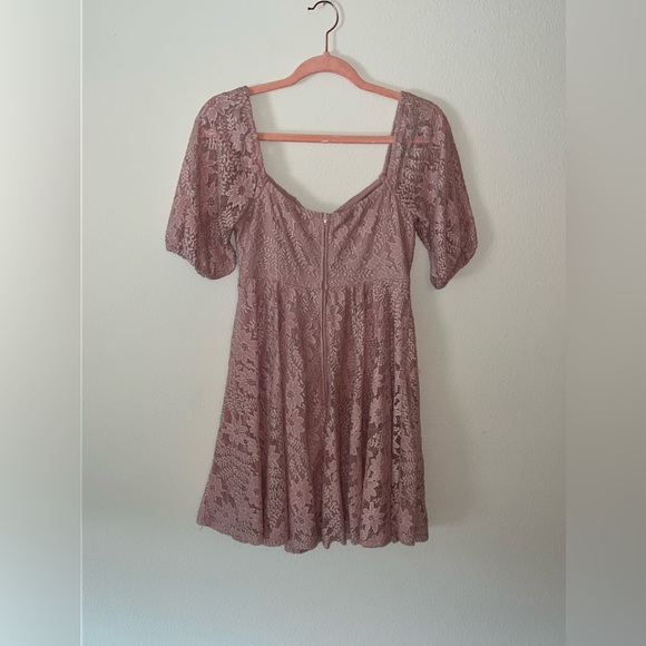 Lacy Summer Dress - Picture 3 of 4